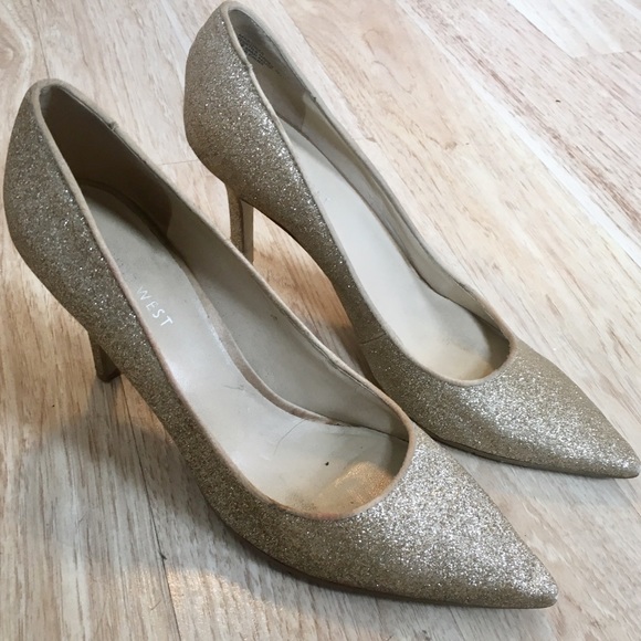 2/$45 SALE Nine West Gold Glitter Pumps - Picture 2 of 2